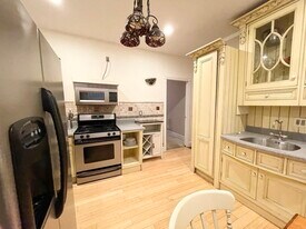 17 Sachem St, Unit 1 in Boston, MA - Building Photo