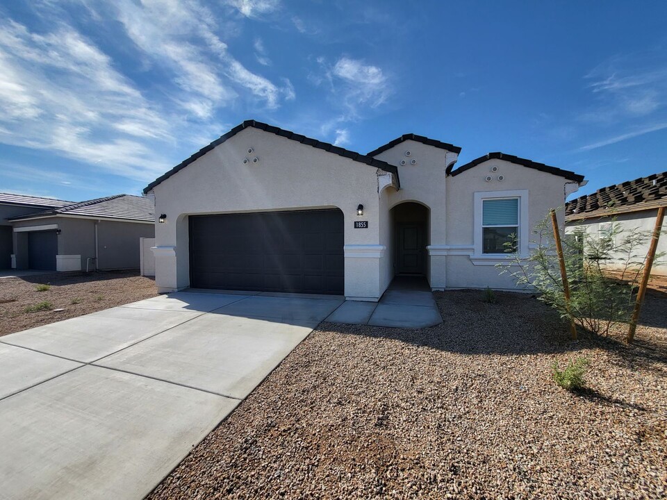 1855 W Broadway Ave in Coolidge, AZ - Building Photo