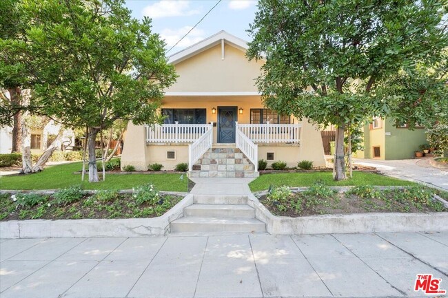property at 2318 Edgewater Terrace