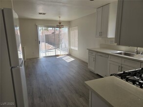 4550 Fabor Way in Las Vegas, NV - Foto de edificio - Building Photo
