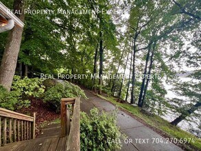 3324 Sadler Rd in Charlotte, NC - Building Photo - Building Photo