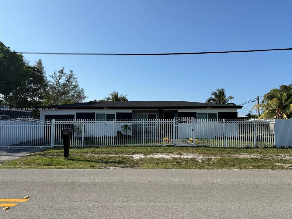 1040 SW 30th Ave in Fort Lauderdale, FL - Building Photo
