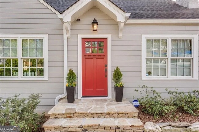 property at 311 Delmont Dr NE