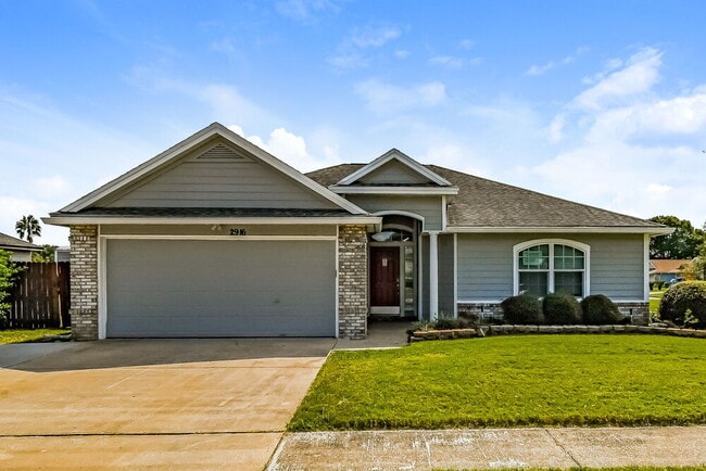 2916 Waters View Cir