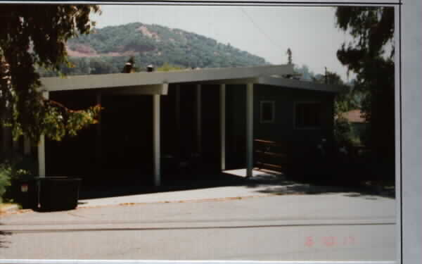 54 Scenic Ave in San Rafael, CA - Foto de edificio