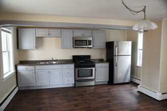 2208 Lehigh St in Whitehall, PA - Building Photo - Building Photo