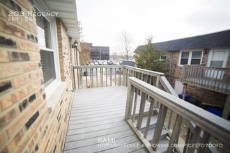 203 Regency in Bloomington, IL - Building Photo - Building Photo