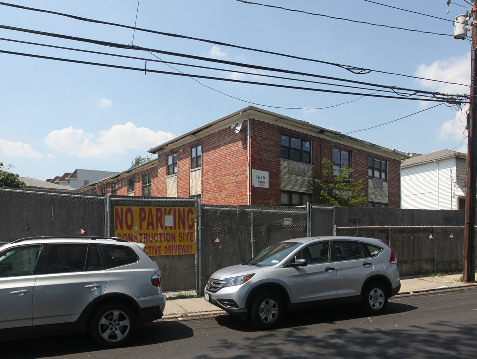 16-10 Caffrey Ave in Far Rockaway, NY - Building Photo