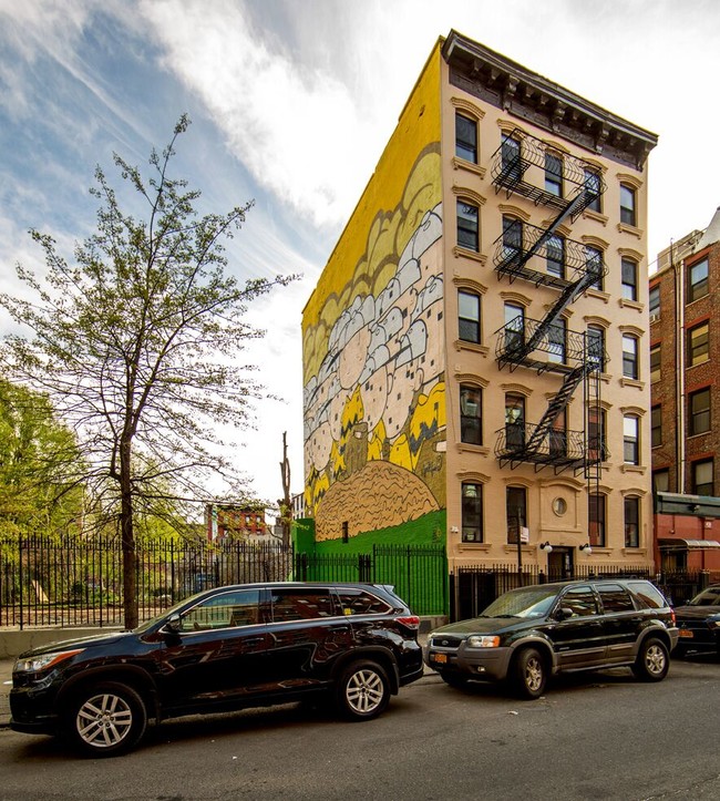 402 East 12th Street in New York, NY - Building Photo - Building Photo