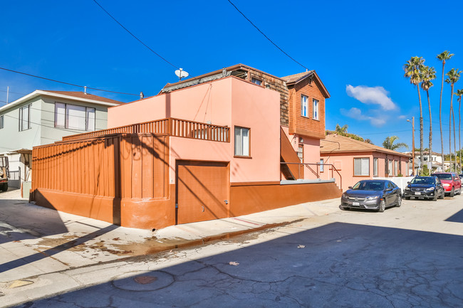 1216 Ocean Ave in Seal Beach, CA - Building Photo - Building Photo