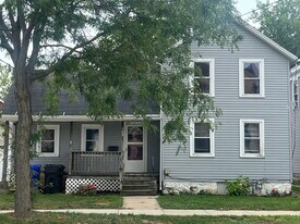 109 W Winnebago St in Appleton, WI - Building Photo