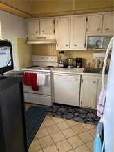 1035 Country Club Dr in Margate, FL - Building Photo - Building Photo