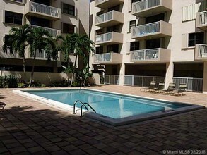 1665 Bay Rd-Unit -419 in Miami Beach, FL - Building Photo - Building Photo