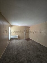 1952 S Hiram St in Wichita, KS - Building Photo - Building Photo