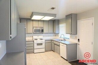 416 Cale Ct in Bakersfield, CA - Building Photo - Building Photo