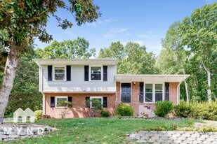 1530 Ridgewood Dr in Gastonia, NC - Building Photo