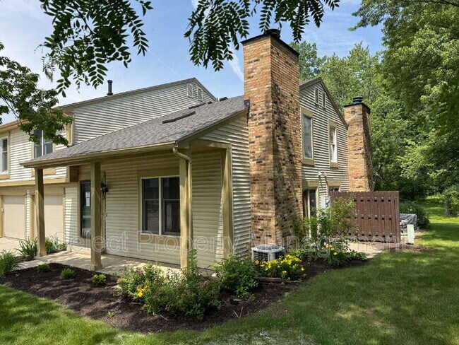 property at 4904 Pinebrook Dr