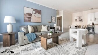 9015 Kings Grant Dr in Charlotte, NC - Building Photo