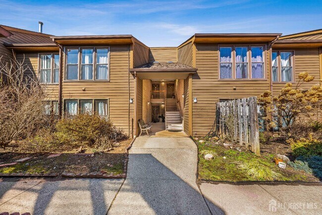 163 Hidden Hollow Ct in Edison, NJ - Building Photo - Building Photo