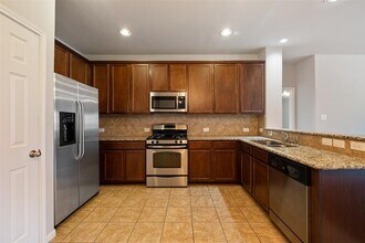 3101 Davis Ln in Austin, TX - Building Photo - Building Photo