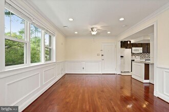 6180 Greenwood Dr-Unit -202 in Falls Church, VA - Building Photo - Building Photo