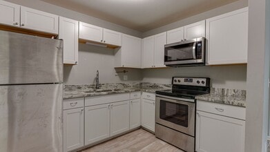 85 Tanbark Ct in Goose Creek, SC - Building Photo - Building Photo