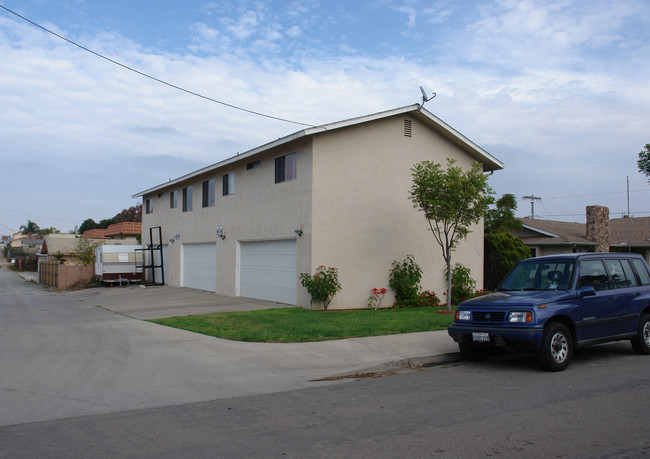 930 Ebony Ave in Imperial Beach, CA - Building Photo - Building Photo