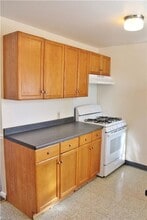 524 Wine St in Hampton, VA - Foto de edificio - Building Photo