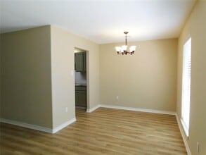 500 Wanta Hide A Way Dr in Spicewood, TX - Building Photo - Building Photo