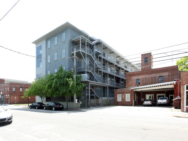 Modern Baking Co. in Wilmington, NC - Foto de edificio - Building Photo