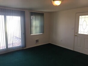 4598 E Horsehaven Ave in Post Falls, ID - Building Photo - Building Photo