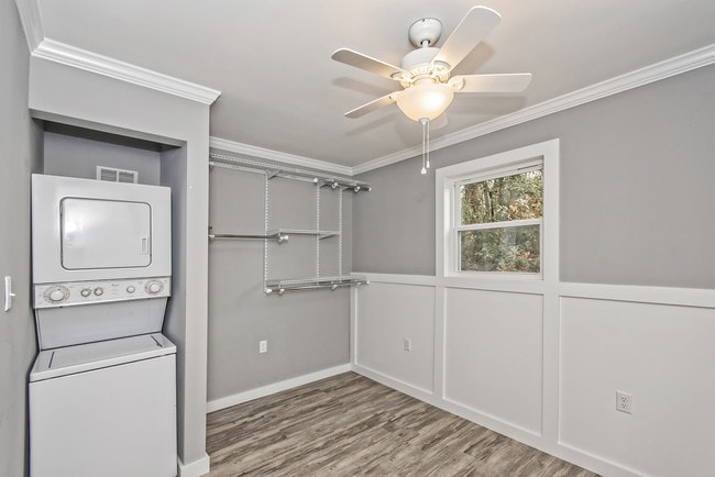 property at 1102 N Hillside Dr