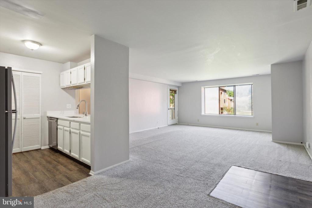 2611B Auburn Ct in Mount Laurel, NJ - Building Photo