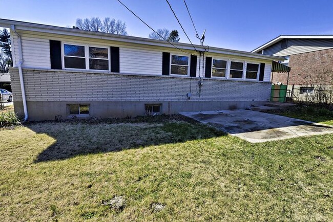 11094 Worchester Dr in St. Louis, MO - Building Photo - Building Photo