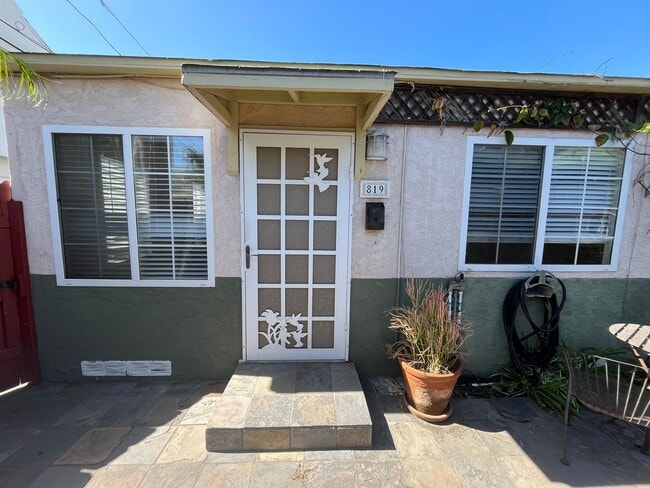 property at 817-819 Queenstown Ct