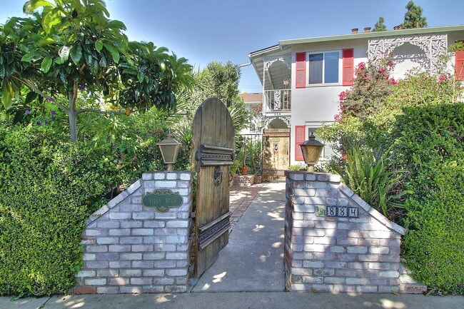 884 Park Dr, Unit 06