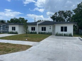 1234 NW 102nd St in Miami, FL - Building Photo