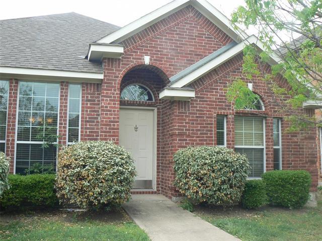 2003 Gardenridge Dr in Glenn Heights, TX - Building Photo