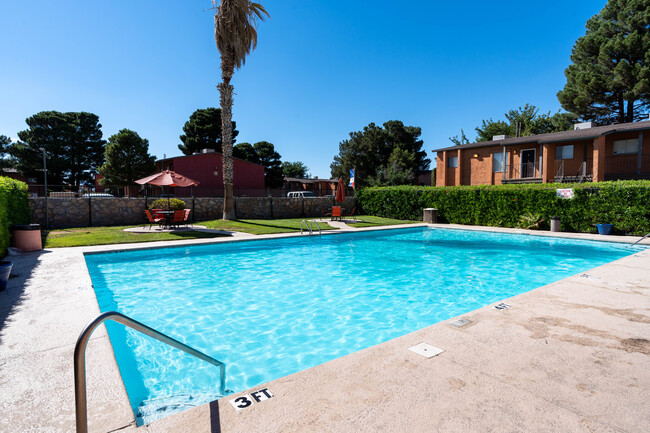 Sand Pebble Apartments in El Paso, TX - Foto de edificio - Building Photo