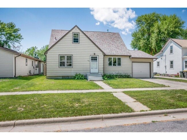 property at 350 S 9th St