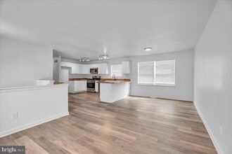 318 10th St in Buena Vista Township, NJ - Building Photo - Building Photo