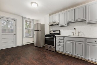 96 W 21st St in Bayonne, NJ - Foto de edificio - Building Photo