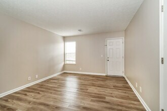 5356 Village Way, Unit 422 in Nashville, TN - Building Photo - Building Photo