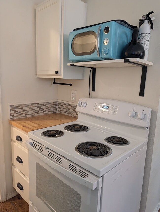 181 Honeysuckle Ln in Branson, MO - Building Photo - Building Photo