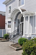 Recherche Apartments in Seattle, WA - Building Photo - Interior Photo