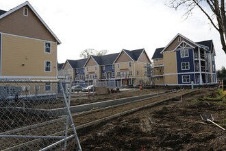 Woodwind Apartments in Albany, OR - Foto de edificio - Building Photo