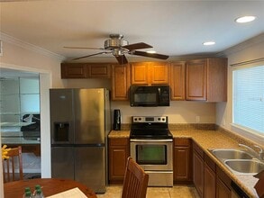 6315 Newtown Cir in Tampa, FL - Building Photo - Building Photo