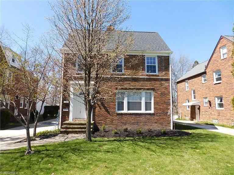 2388 Ashurst Rd-Unit -Upstairs in University Heights, OH - Foto de edificio
