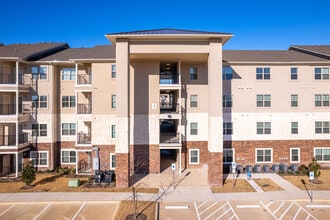 Lakeview Pointe - 55+ Community in Rowlett, TX - Building Photo - Building Photo