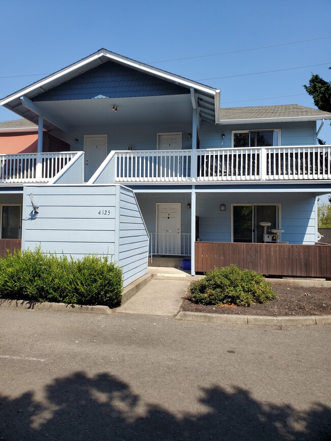 property at 4125 Henry Ct